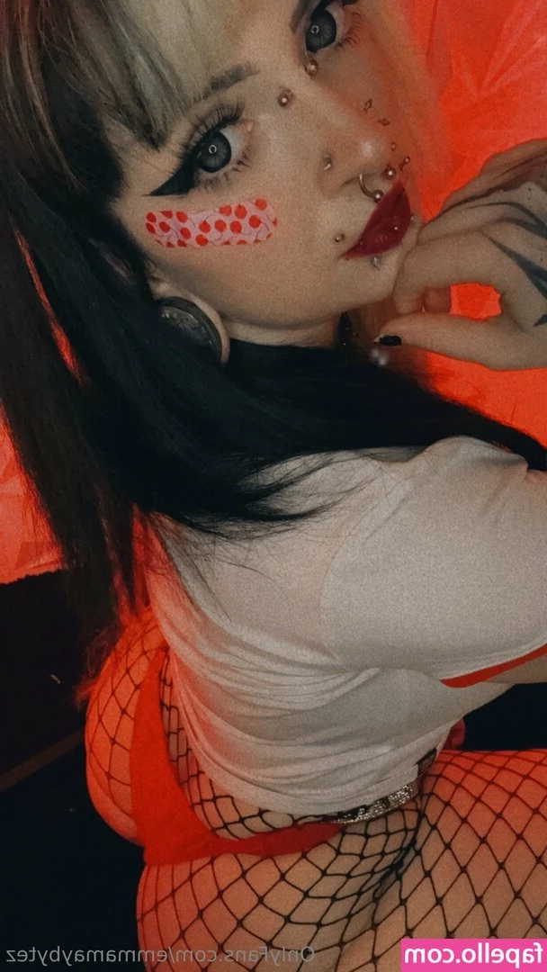 emmamaybytez - Look how WET I am!!!!