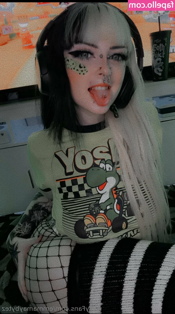 emmamaybytez - Should I go live on here