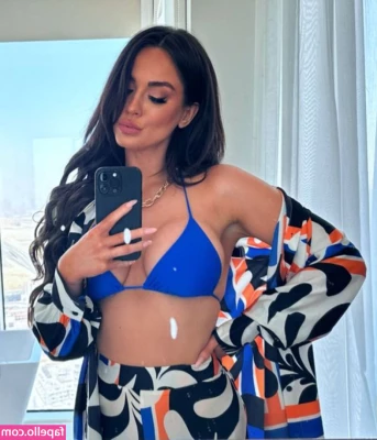 Vicky Pattison [ vicky-pattison ] - Blue Ball look 🐦🪩💙