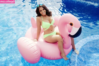 Vicky Pattison [ vicky-pattison ] - Can I just sit this fatty on your face?