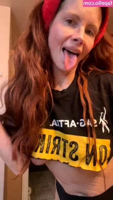 Phoebe Price [ phoebe-price-1 ] - You wanna see me stretching my hole with my toys  🍆 🔥