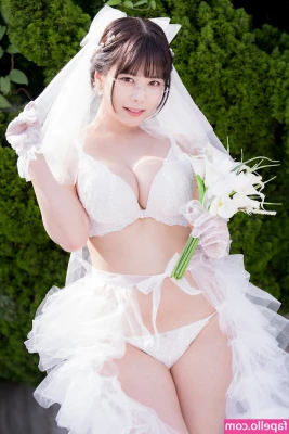 Umi Shinonome [ umi-shinonome ] - Yes, the nails match the panties 😈