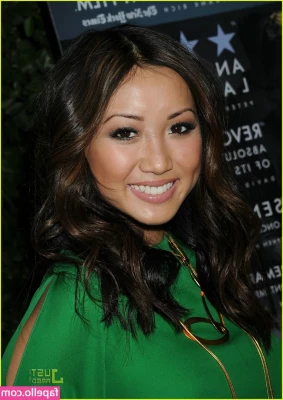 Brenda Song [ brenda-song ] - Cum spank me DADDY 💦😘😇