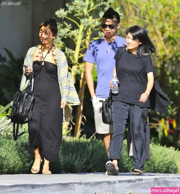 Brenda Song [ brenda-song ] - Took some pussy pics for you guys to show you every single angle of