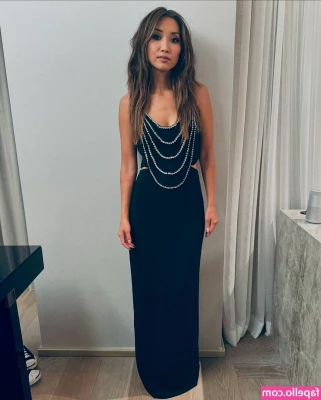 Brenda Song [ brenda-song ] - Hai già conosciuto questa figa pazzesca di Fishball ? 🥰 Una delle