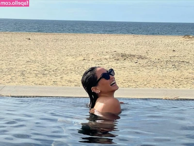 Brenda Song [ brenda-song ] - pool dayyy 💦