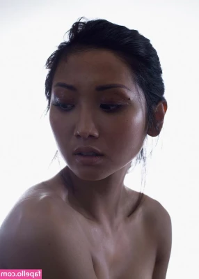 Brenda Song [ brenda-song ] - I m so horny right now  Who s with me xx