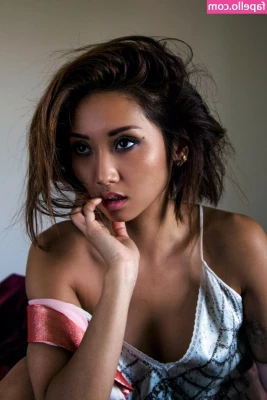 Brenda Song [ brenda-song ] - Can you resist these curves