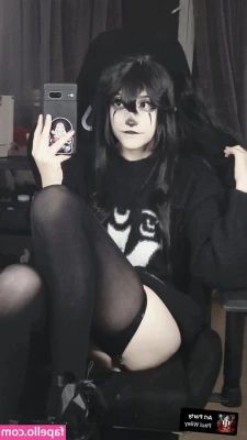MissIronBlood - would u finger my ass while u eat my pussy if i asked nicely? 👼🏻