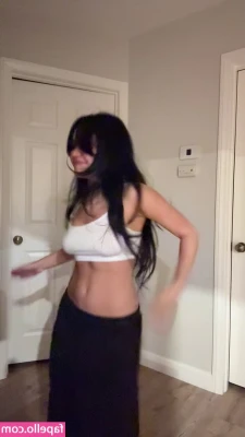 Tara Yummy [ tara-yummy ] - More boobies 😌