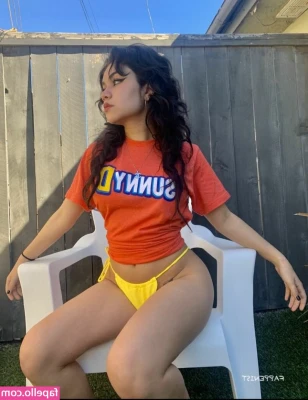 Tara Yummy [ tara-yummy ] - fucking with big Dido at night 🌃 time near the view of the banana