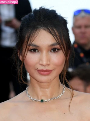 Gemma Chan [ gemma-chan ] - Happy Sunday