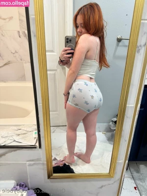 Babybele - Free Bum Pic  How do you like my pink thong   xxx