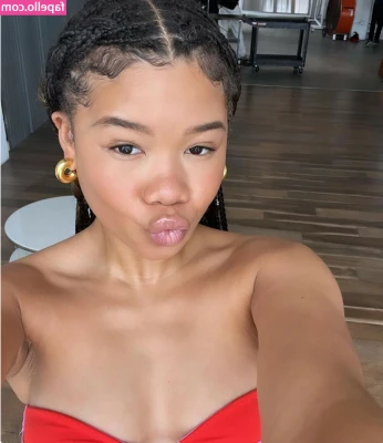 Storm Reid [ storm-reid ] - Much better... I love exposing my pink insides 🩷