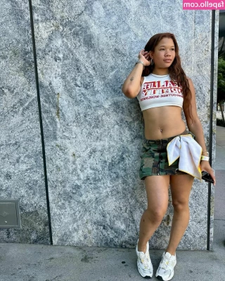 Storm Reid [ storm-reid ] - comfy clothes today 🦈💕 ⏩🍑