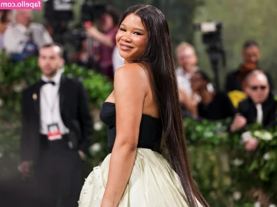 Storm Reid [ storm-reid ] - Can I show you what's under this robe? 😘