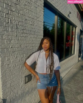 Storm Reid [ storm-reid ] - Hi boys I have a sale on my VIP page, 25% off 😝