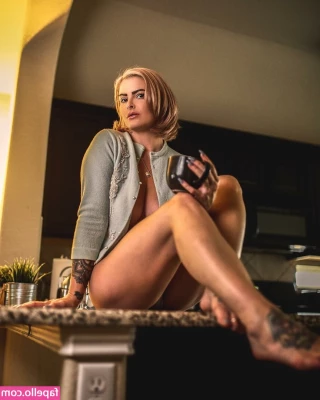 Natalie Rose [ natalie-rose ] - What can you do when your secretary finds out one of your dirtiest