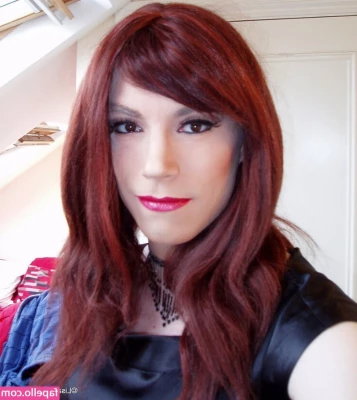 Crossdresser Lisa [ crossdresser-lisa ] - Out & about running some errands…if only we could run into each