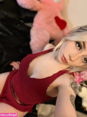 Gianna Hades [ gianna-hades ] - Stretching my holes