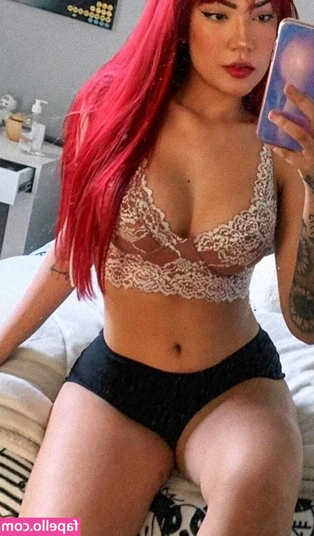 Lara Silva [ lara-silva-2 ] - I sent out HARRY POTTER AND THE SLUTTY WITCHES last night! Make sure