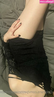 petitesweettreatx - By popular request.. new tootsie shots 🦶🏼