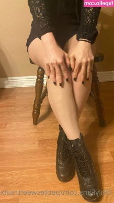 petitesweettreatx - That glass felt so good and cool deep in my pussy.