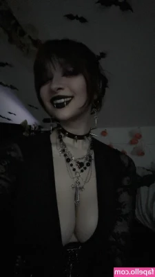 Vampyrisu [ vampyrisu-1 ] - I need you to rub oil on me