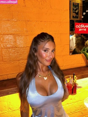 Christina Celentino [ christina-celentino ] - Cum on them 🥹