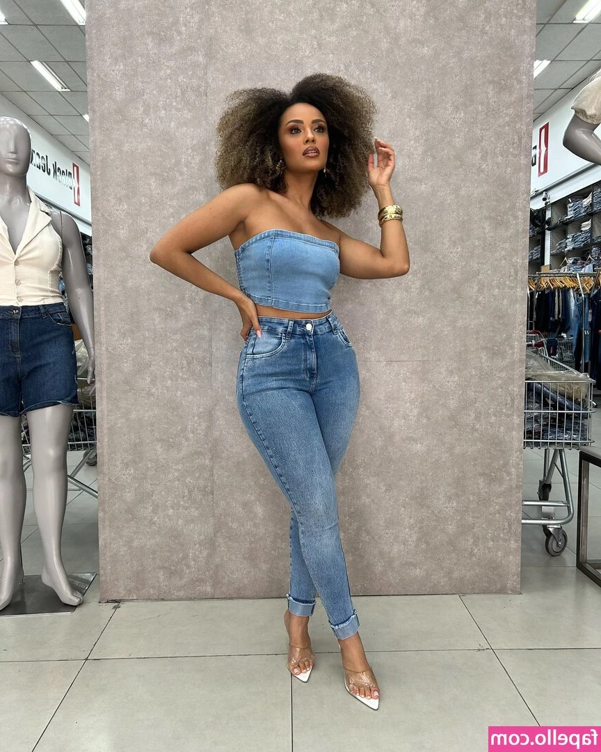 Samara Andrade [ samara-andrade ] - Belly plopping sounds 😚