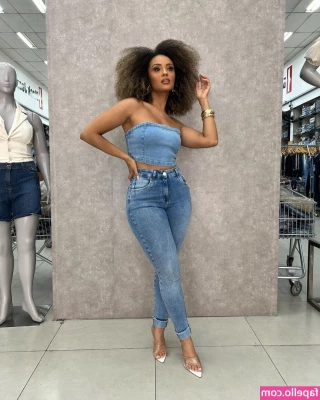 Samara Andrade [ samara-andrade ] - Belly plopping sounds 😚