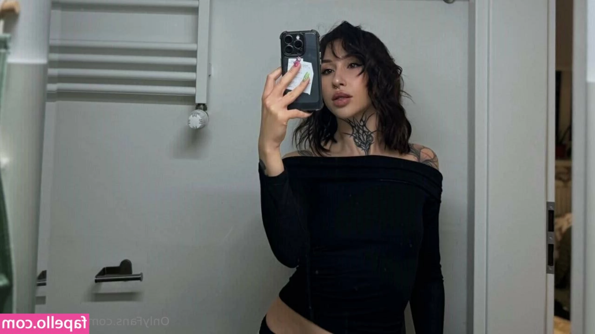 succuba_tinyy [ succuba-tinyy ] - Buenos días ☀️ time for the gym 💪🏽  My gym panties are $60