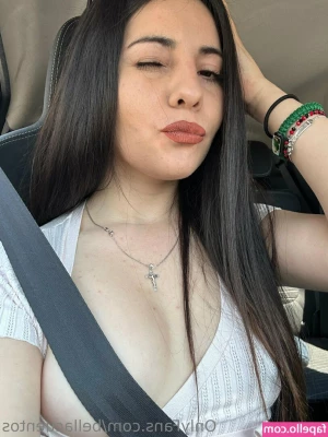 bellacuentos - May I have a lick please 👅. I promise I have been a good girl