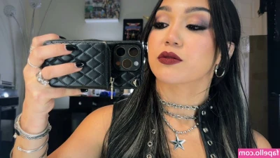 Roxanne Perez [ roxanne-perez ] - OF wouldn’t load at all for me all day yesterday and still wont let