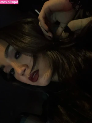 Roxanne Perez [ roxanne-perez ] - It’s the last day of March!! Thank you for this month too 🥺💓 