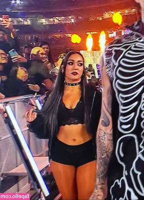 Roxanne Perez [ roxanne-perez ] - Awwww yeah its spooky season 🎃🩷
