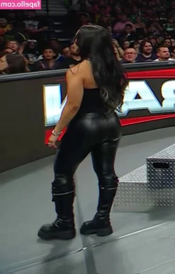 Roxanne Perez [ roxanne-perez ] - I dont wear bras he he
