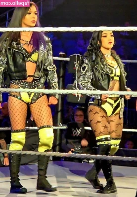 Roxanne Perez [ roxanne-perez ] - What up boys  Its Halloween Edition of Tummy Tuesday  What yall
