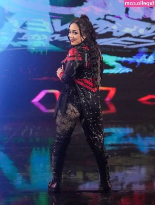 Roxanne Perez [ roxanne-perez ] - Te gustaria dejarme asi de manchada con crema