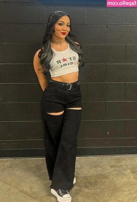 Roxanne Perez [ roxanne-perez ] - sneakyyy