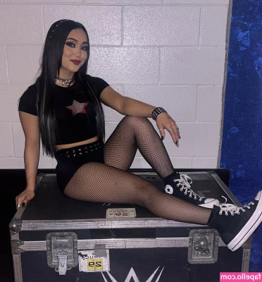 Roxanne Perez [ roxanne-perez ] - I think I need them sucked