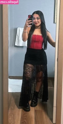 Roxanne Perez [ roxanne-perez ] - Do you think I’m wearing too much? 🖤💋🖤 part 1