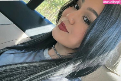 Roxanne Perez [ roxanne-perez ] - Sneaky Squirt: Soaking Alexis 2 Glass Dildos & 2 Hot Girls 🤫 