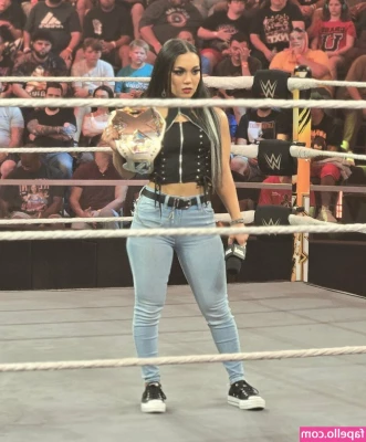 Roxanne Perez [ roxanne-perez ] - The warm up and the main event