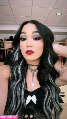 Roxanne Perez [ roxanne-perez ] - Throwback to summer