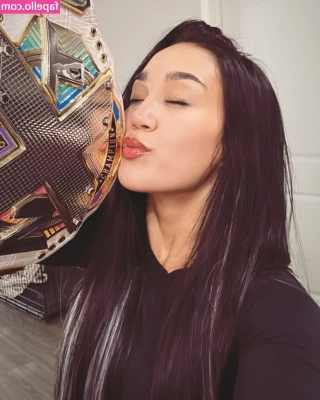 Roxanne Perez [ roxanne-perez ] - First post  so nothing too dramatic  just trying to find my footing