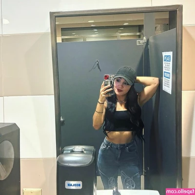 Roxanne Perez [ roxanne-perez ] - Sneak peak of my next outfit