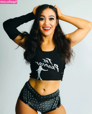 Roxanne Perez [ roxanne-perez ] - What’s underneath? Those that wanna know will unlock this album part 1