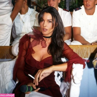 Monica Bellucci [ monica-bellucci ] - Cum to the dark side we have more fun   Who wants to see this Sith