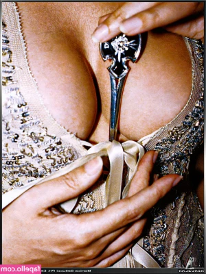 Monica Bellucci [ monica-bellucci ] - Buenos dias a todos